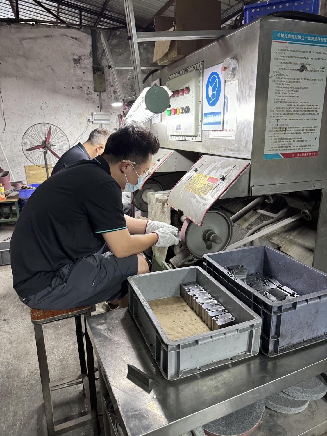 Mechanical surface finishing and polishing for OEM metal parts